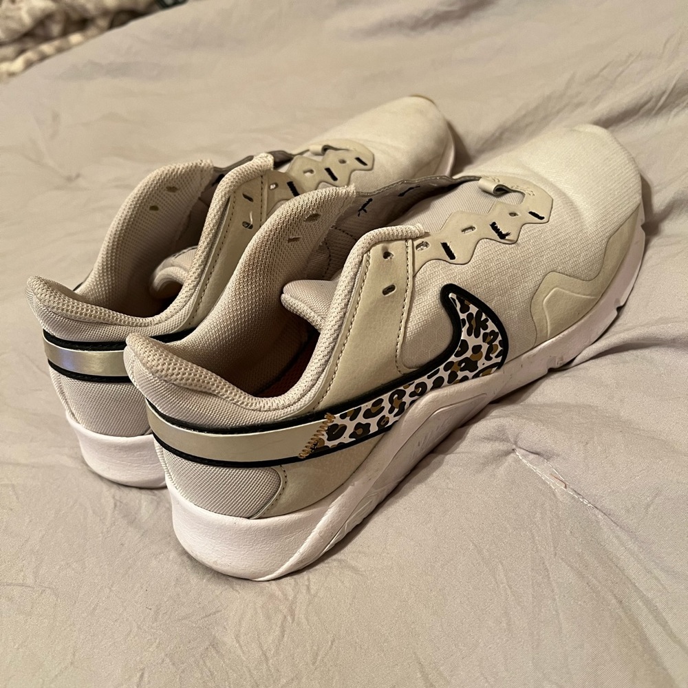 Super cute Nikes with leopard detail!